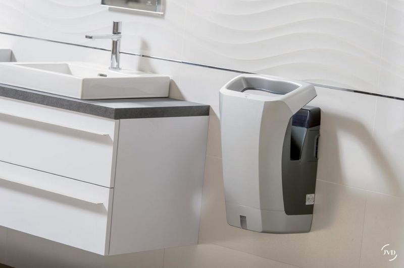 Secador de m�os Stell Air autom�tico em cor prateado. Secagem ultrarr�pida.